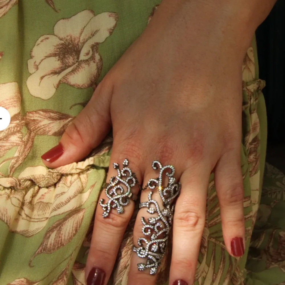 Black Rhodium Double-Finger Lace Chain Ring
